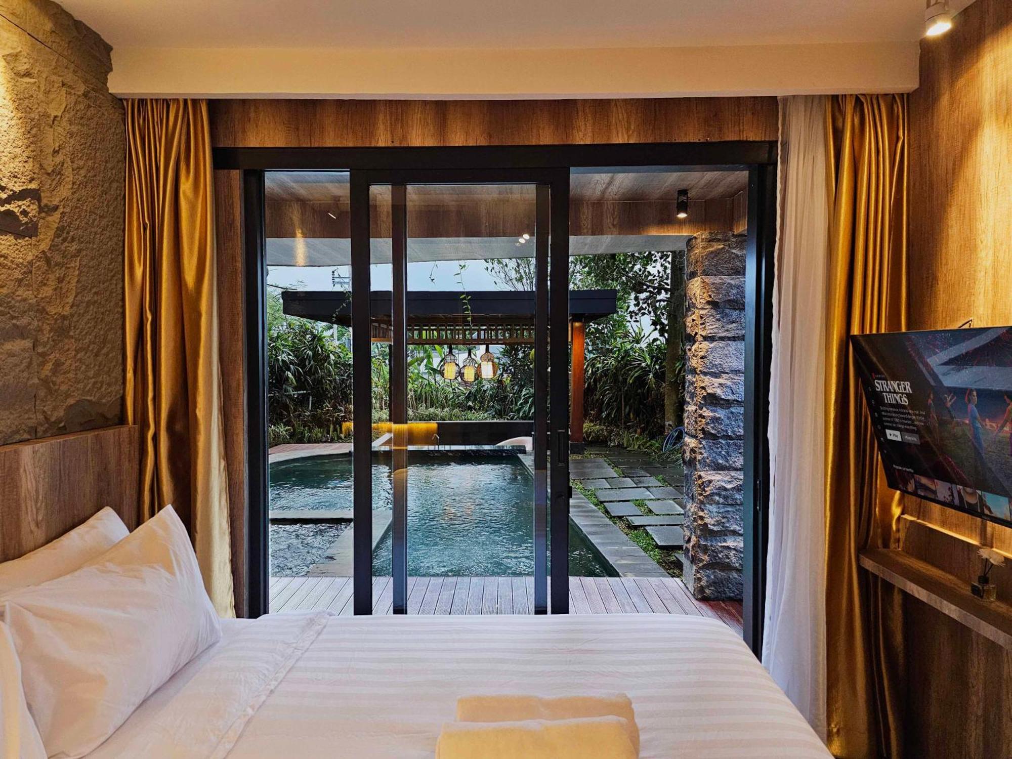 Villa 4-Br Klub Bunga No 4 Batu Malang Exterior photo