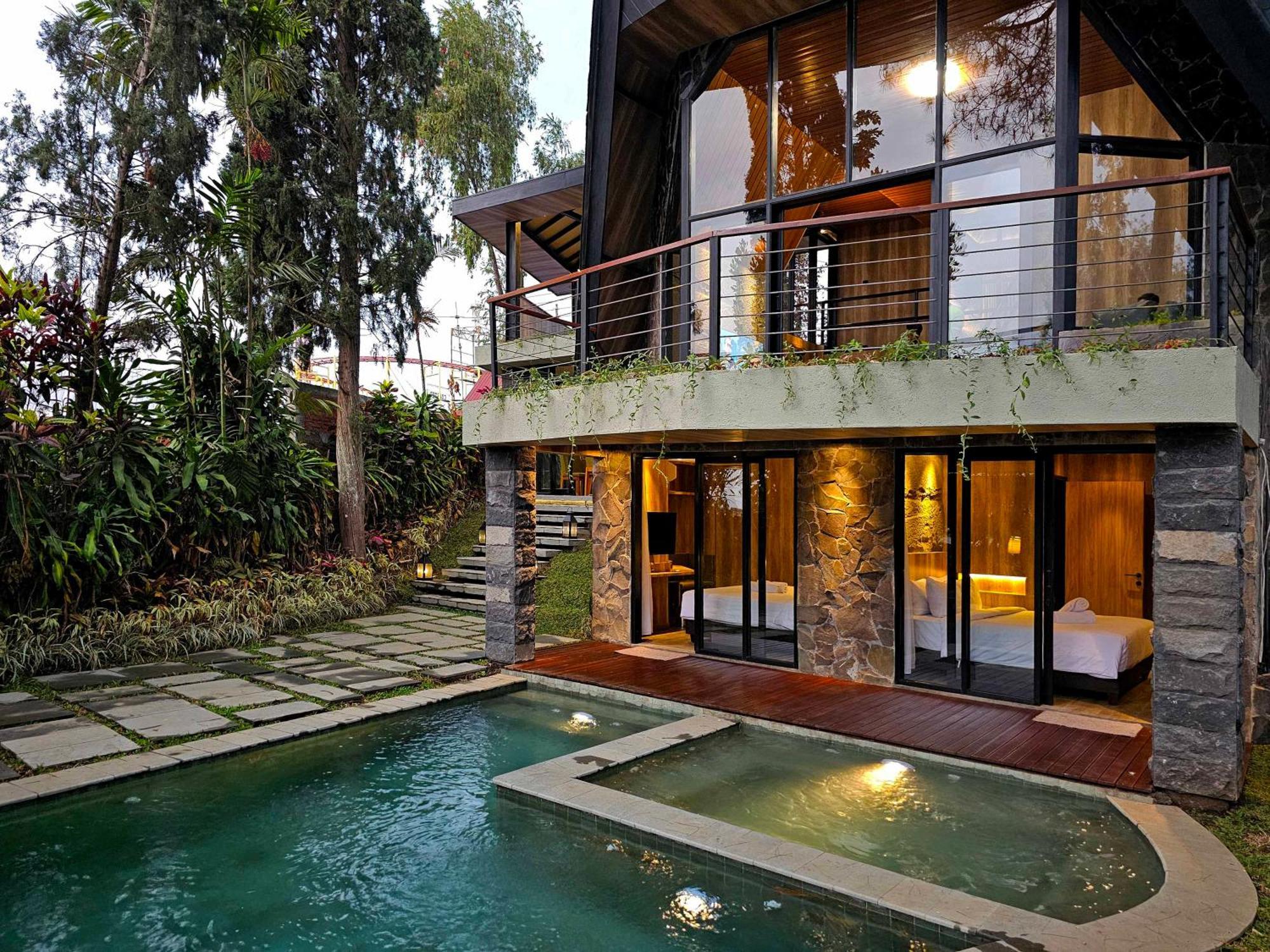 Villa 4-Br Klub Bunga No 4 Batu Malang Exterior photo