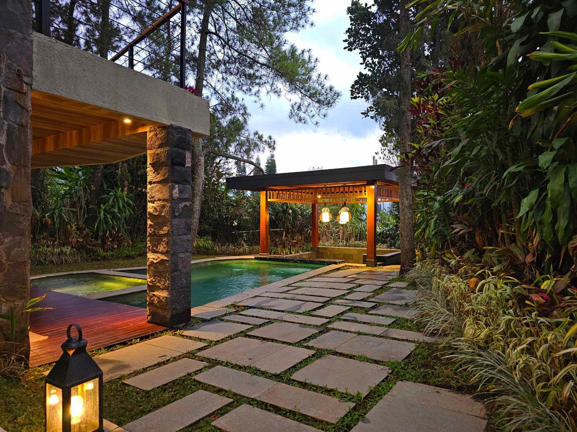 Villa 4-Br Klub Bunga No 4 Batu Malang Exterior photo